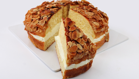 Bienenstich - German Bee Sting Cake Recipe